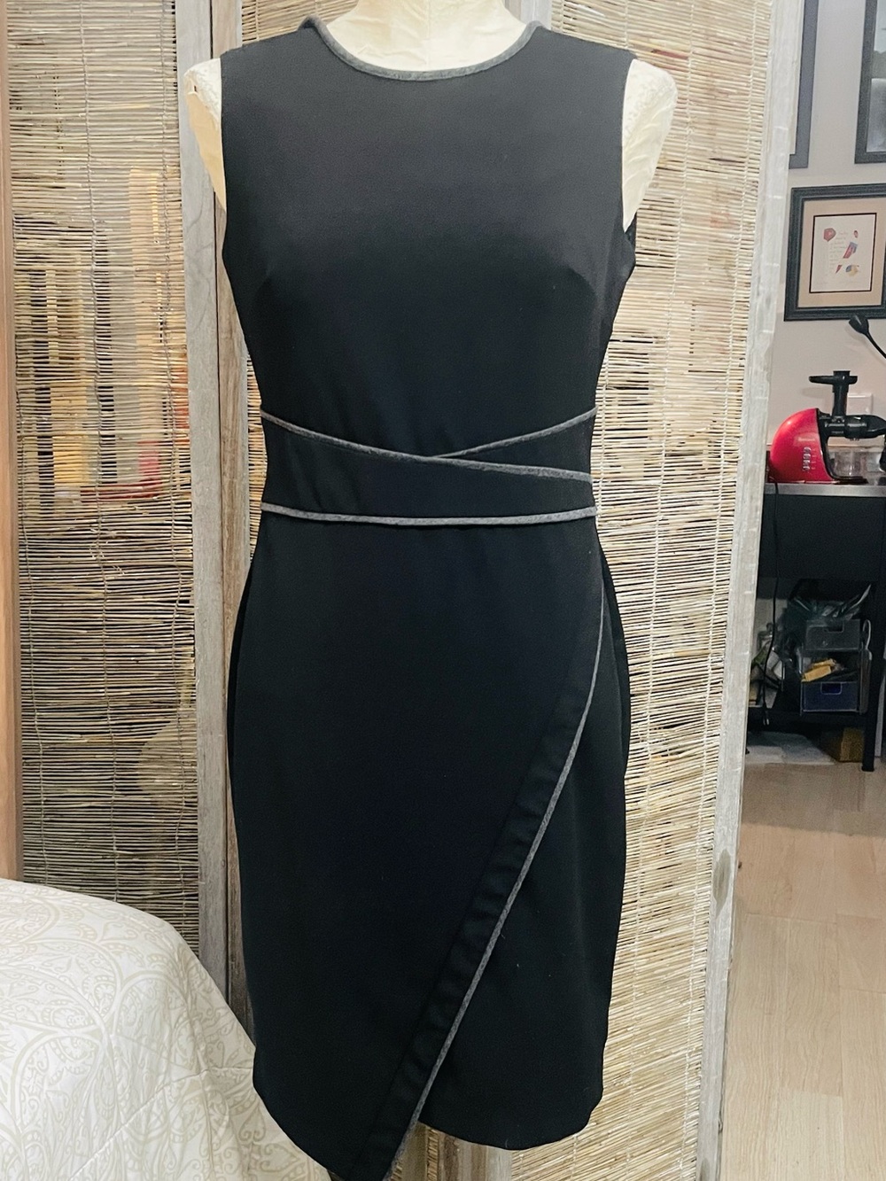 Tommy Hilfiger Black Sleeveless Midi Sheath Dress with Contrast Piping
